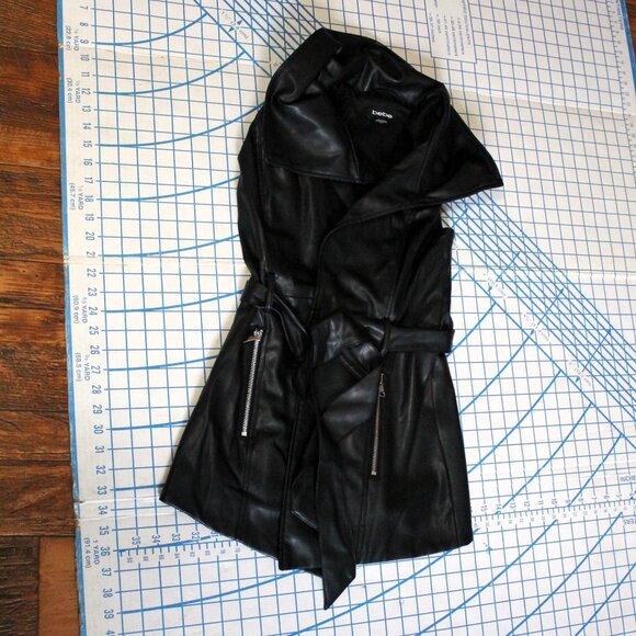 BEBE Black Pleather Belted Vest, XS - Picture 4 of 8